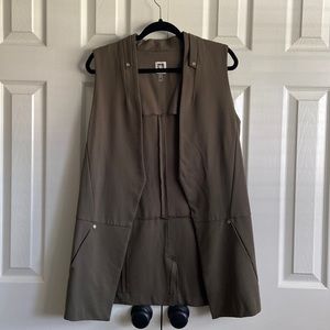 Anne Klein vest